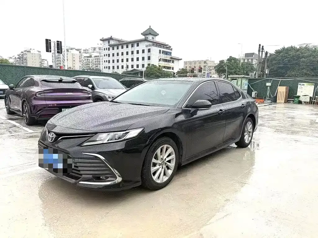 Toyota Camry — фото 9