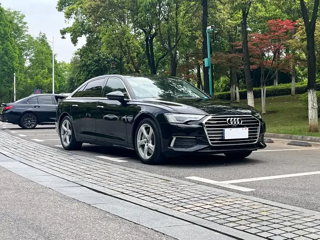Audi A6L — фото 10