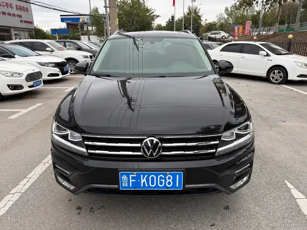 Volkswagen Tiguan L — фото 9
