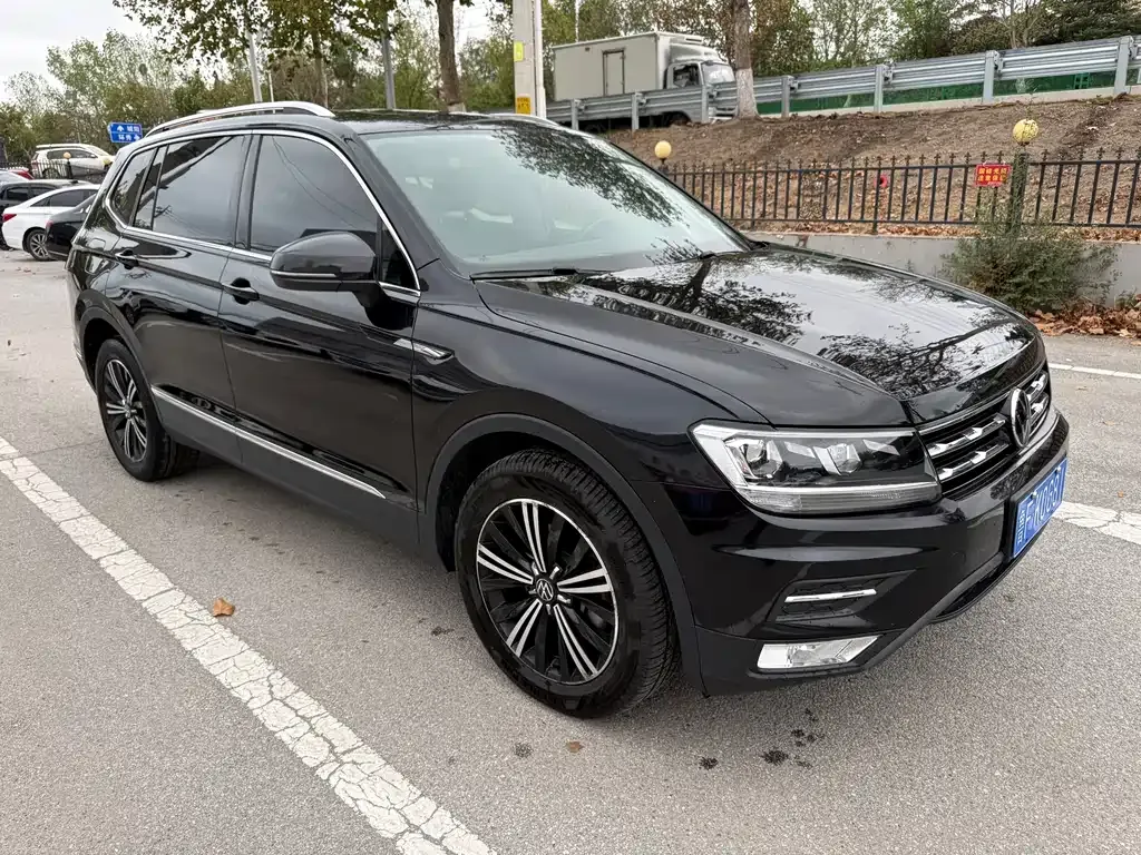Volkswagen Tiguan L — фото 7
