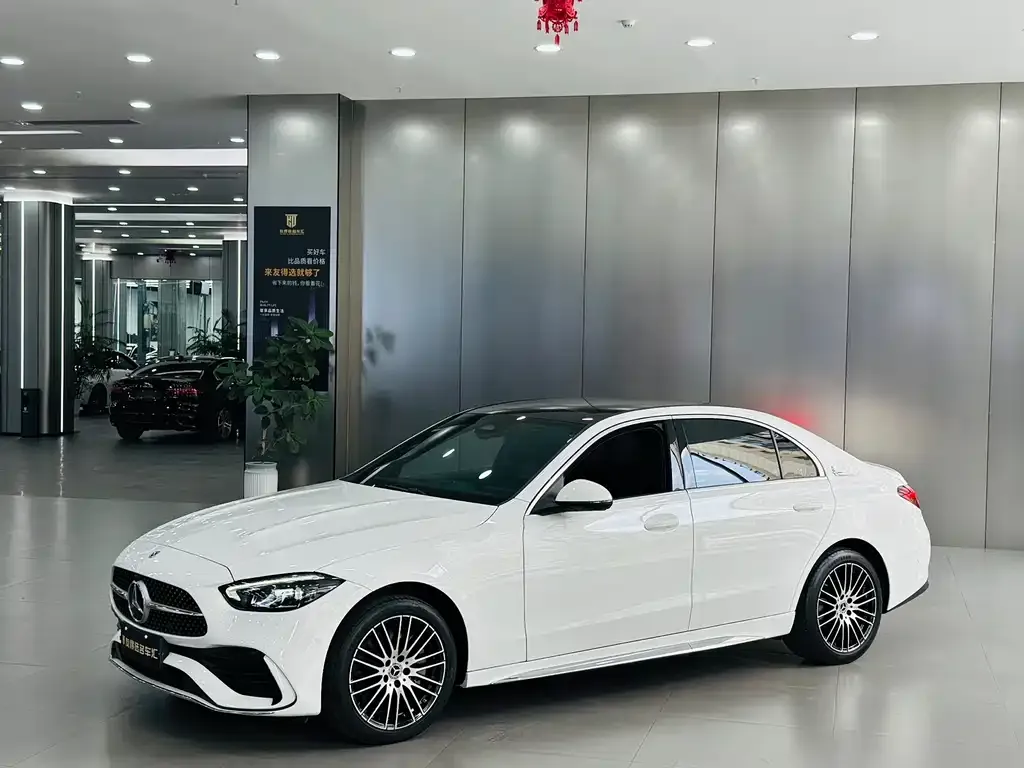Mercedes-Benz C-Class — фото 1