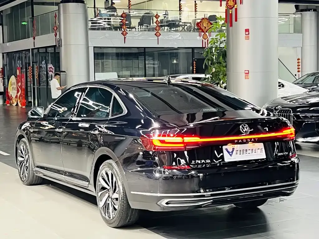 Volkswagen Passat — фото 8
