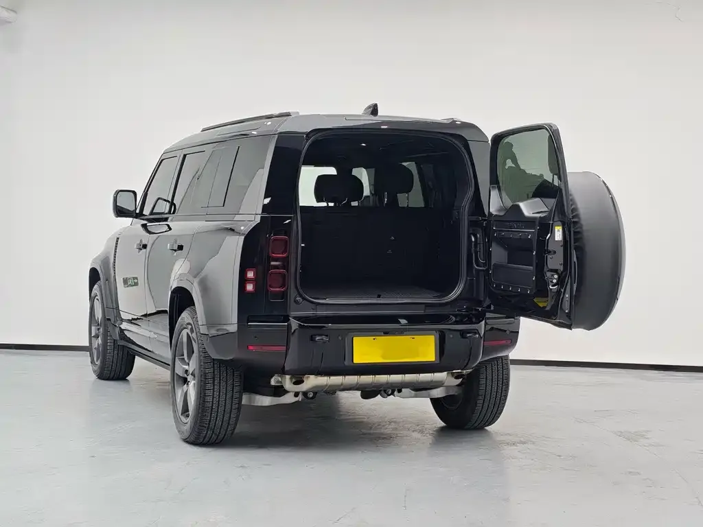 Land Rover Defender — фото 10