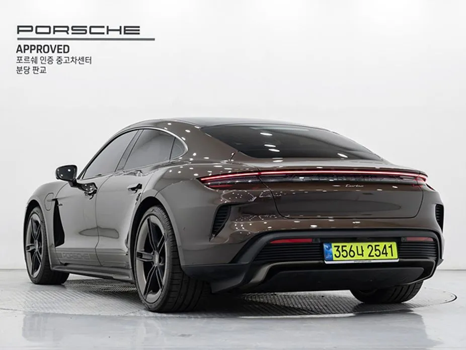 Porsche Taycan — фото 3