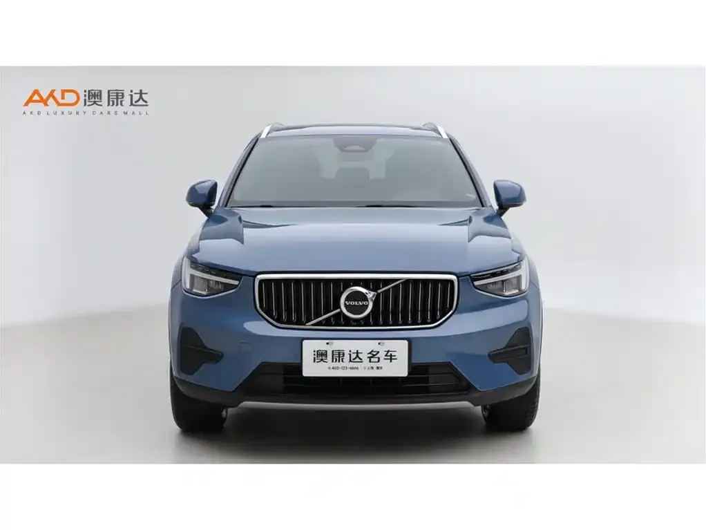 Volvo XC40 — фото 10