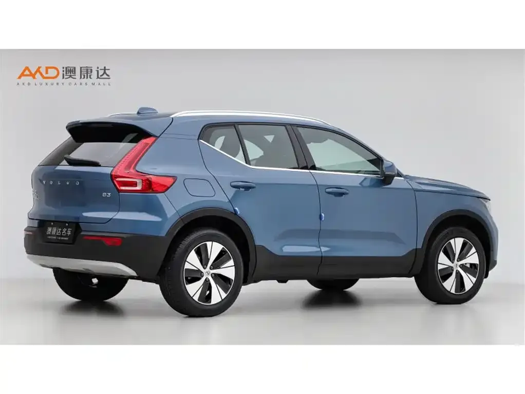 Volvo XC40 — фото 4