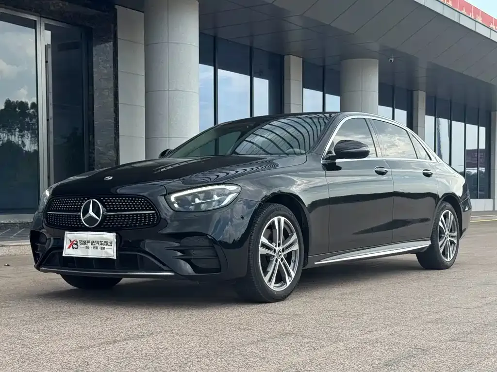Mercedes-Benz E-Class — фото 1