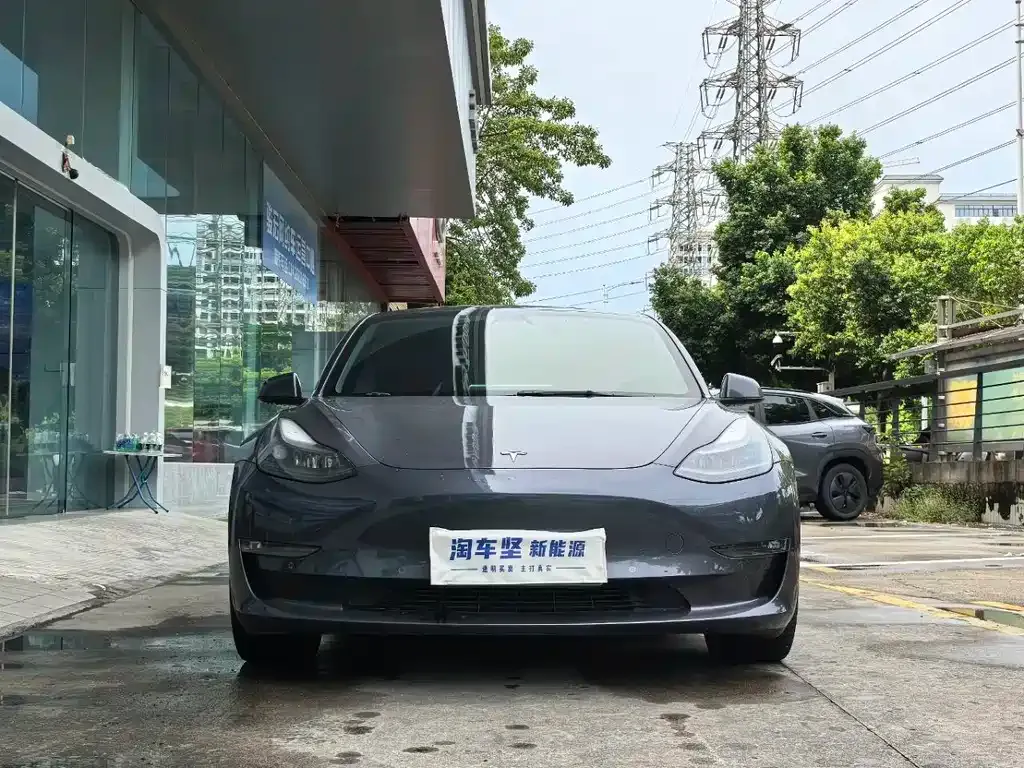 Tesla Model 3 — фото 7