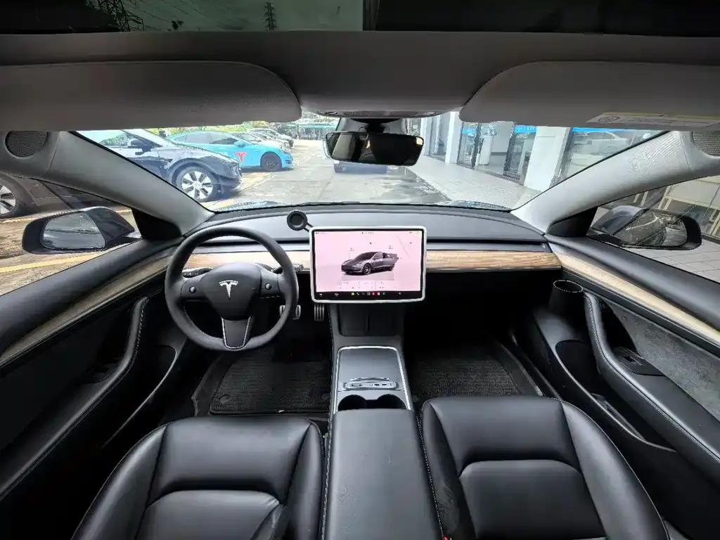 Tesla Model 3 — фото 4
