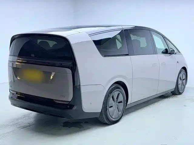 Li Auto MEGA — фото 6