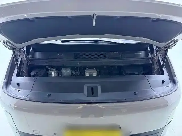 Li Auto MEGA — фото 7