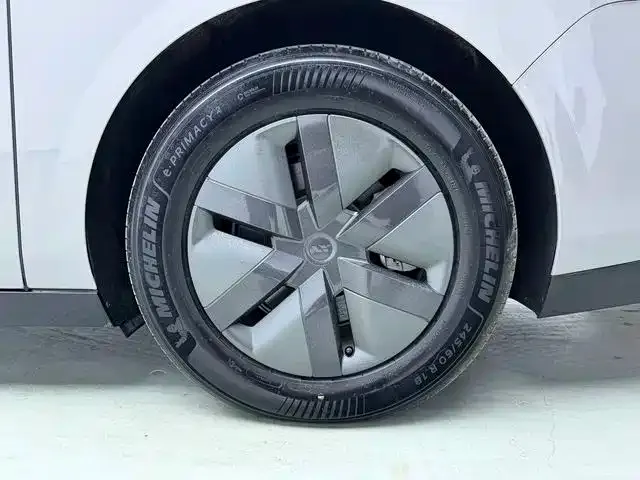 Li Auto MEGA — фото 4