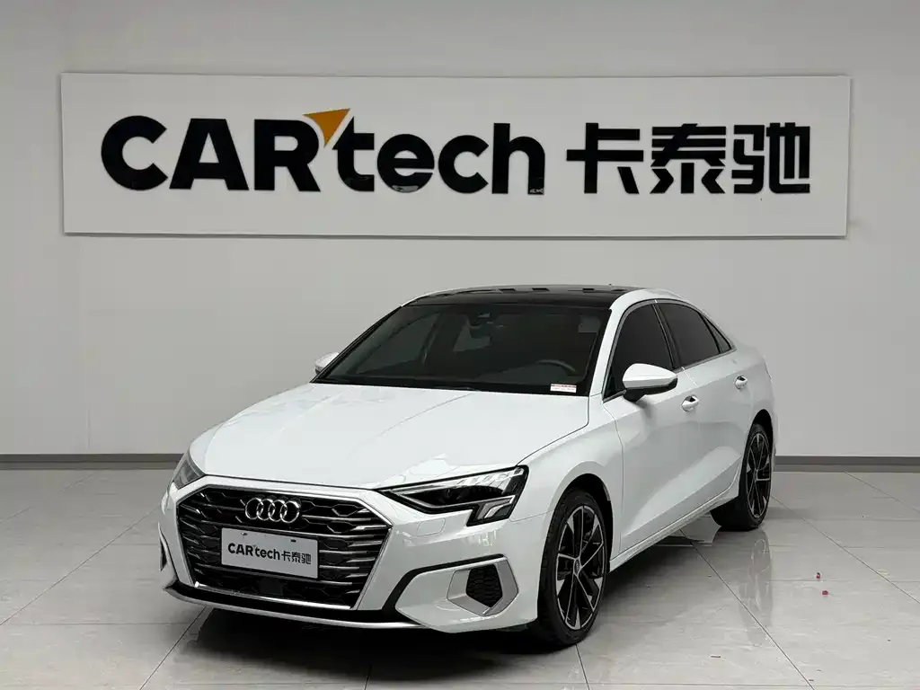 Audi A3 — фото 1