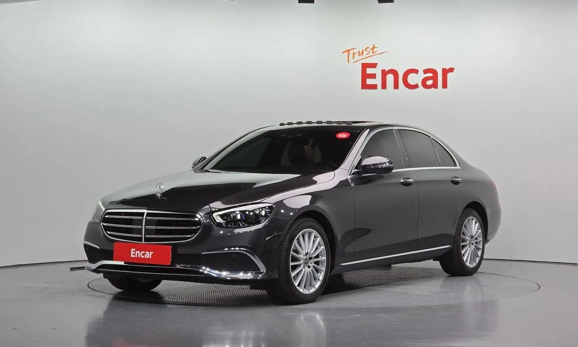 Mercedes-Benz E-Class — фото 1