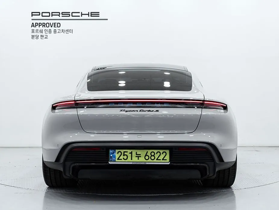 Porsche Taycan — фото 7
