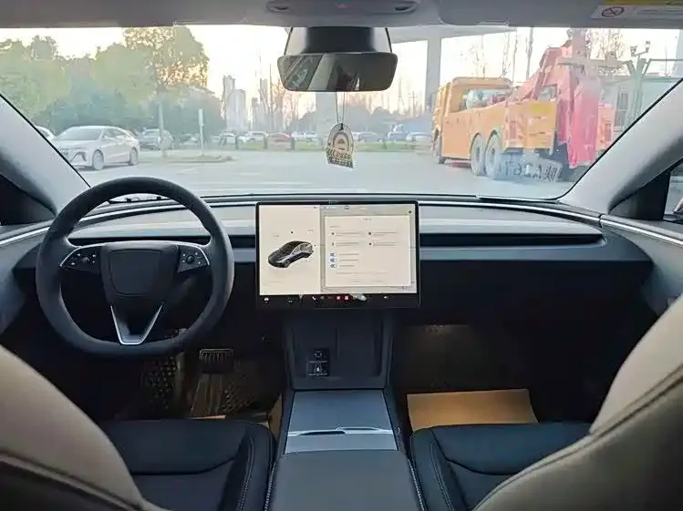 Tesla Model 3 — фото 2