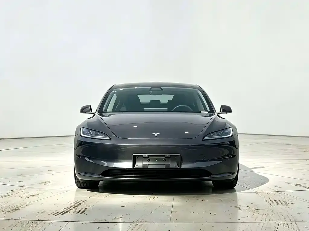 Tesla Model 3 — фото 2