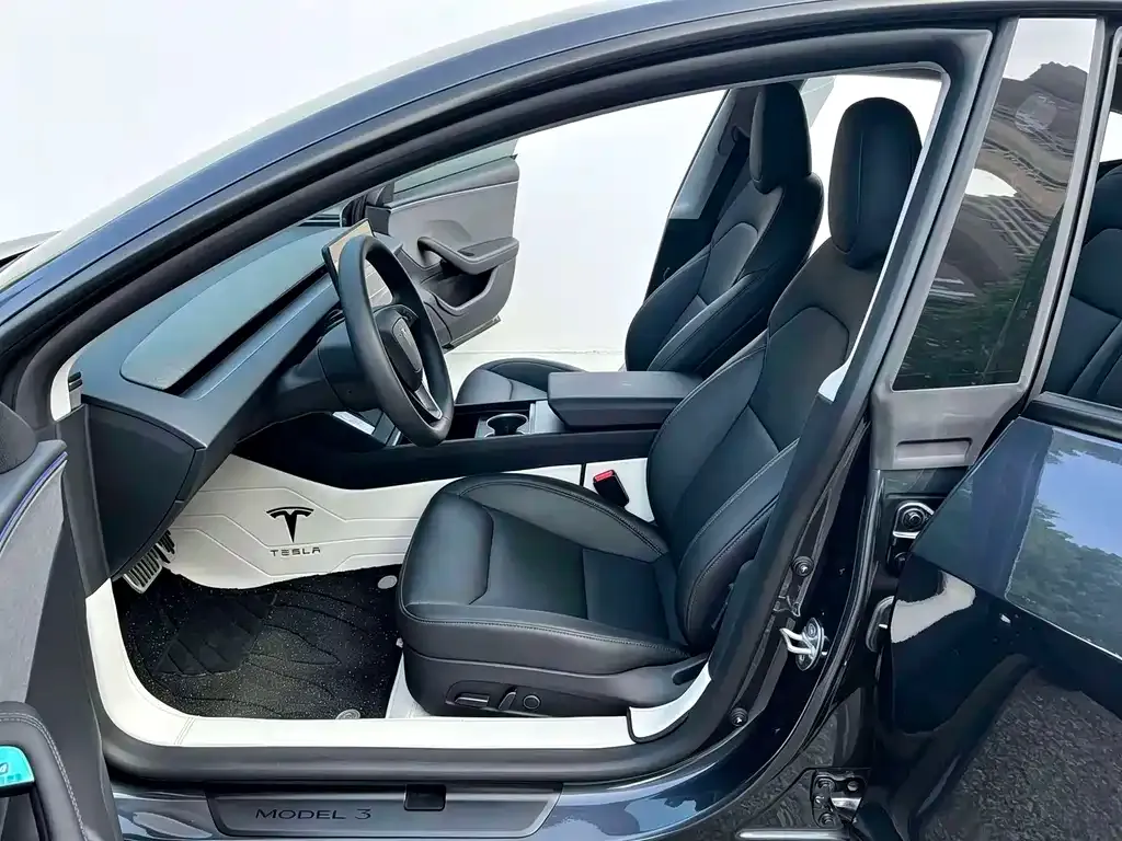 Tesla Model 3 — фото 10
