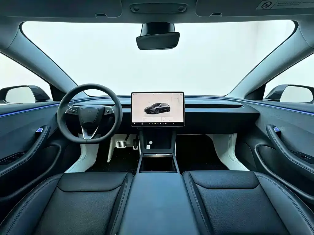 Tesla Model 3 — фото 4
