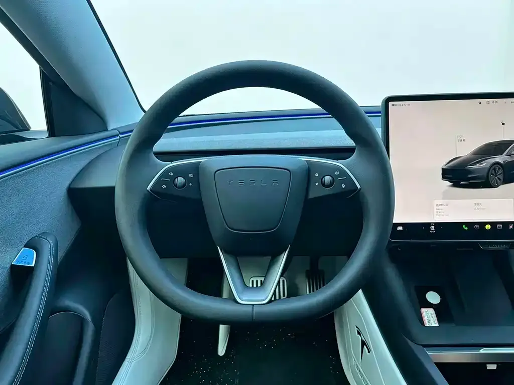 Tesla Model 3 — фото 8