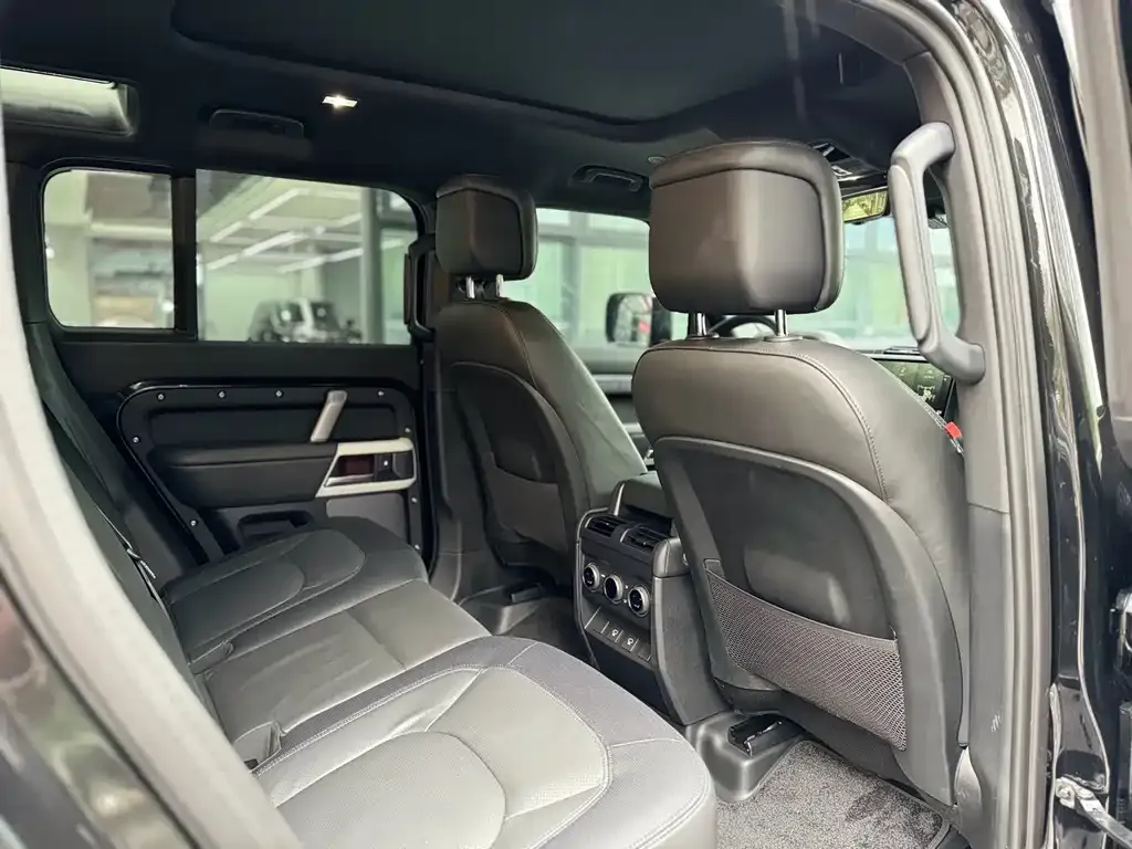 Land Rover Defender — фото 7