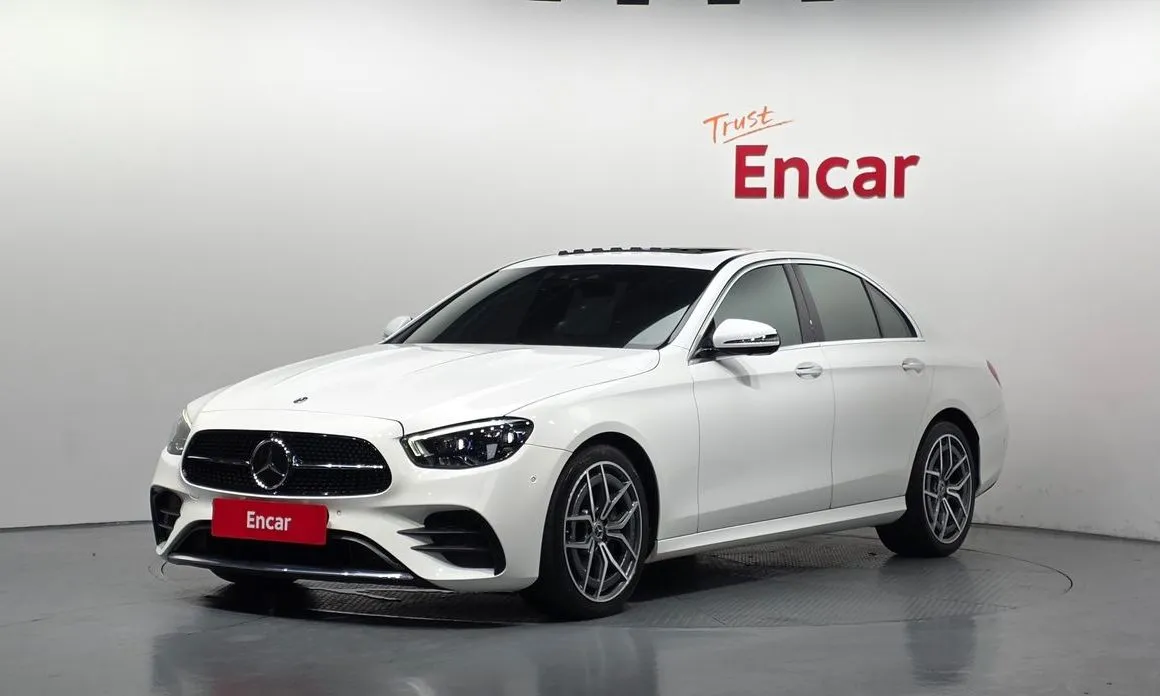 Mercedes-Benz E-Class — фото 1