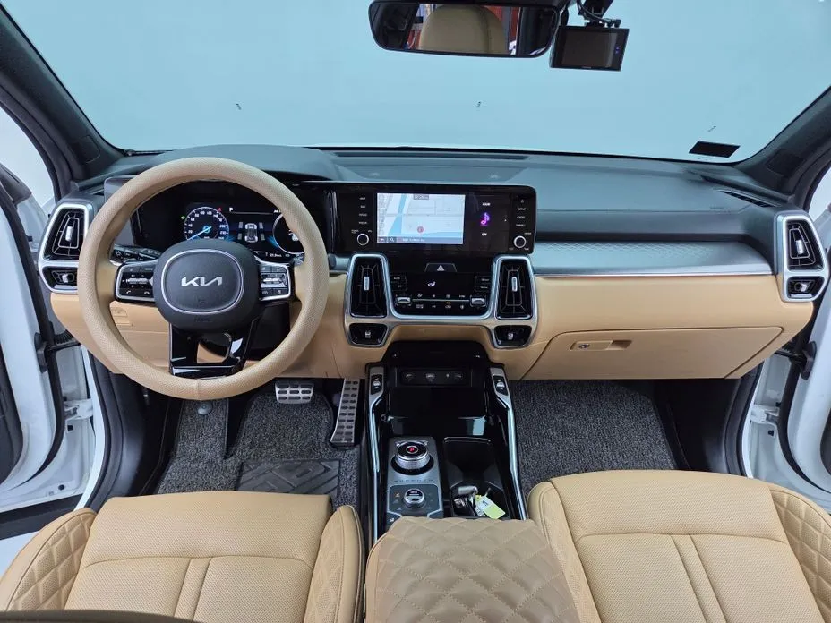 Kia Sorento — фото 7