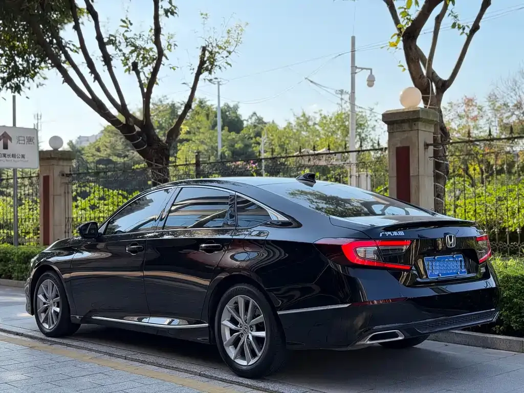 Honda Accord — фото 5