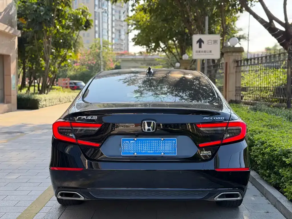 Honda Accord — фото 7