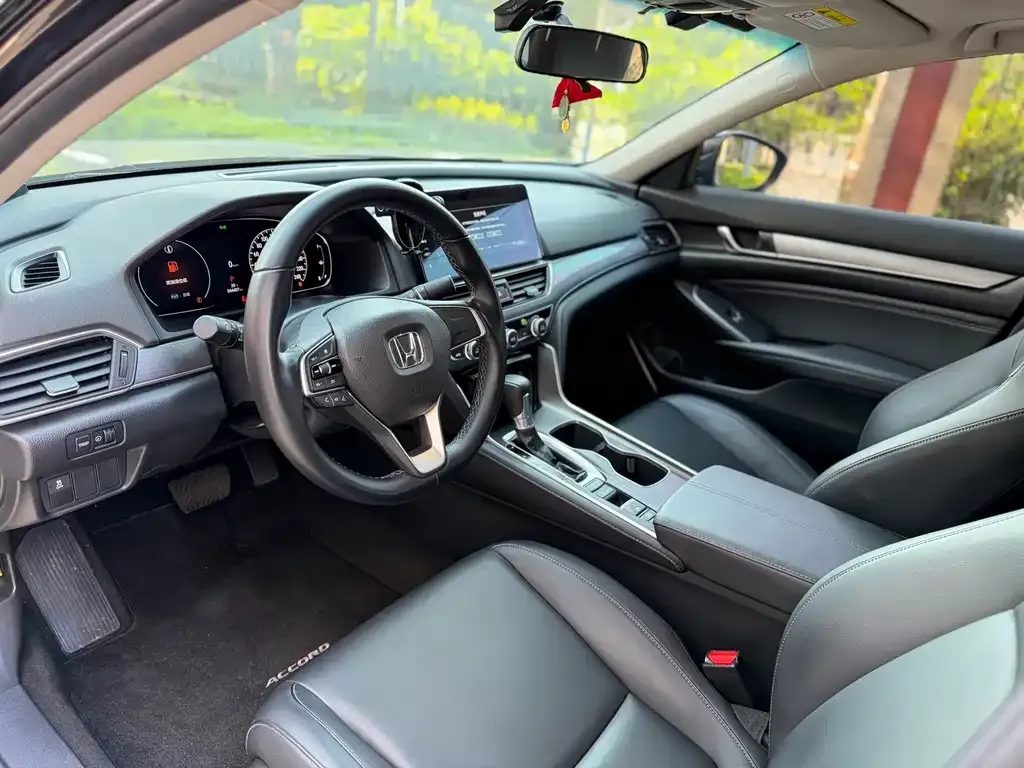 Honda Accord — фото 8