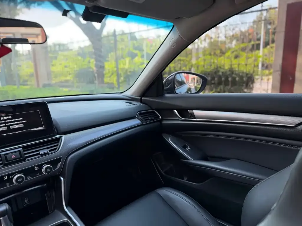 Honda Accord — фото 4