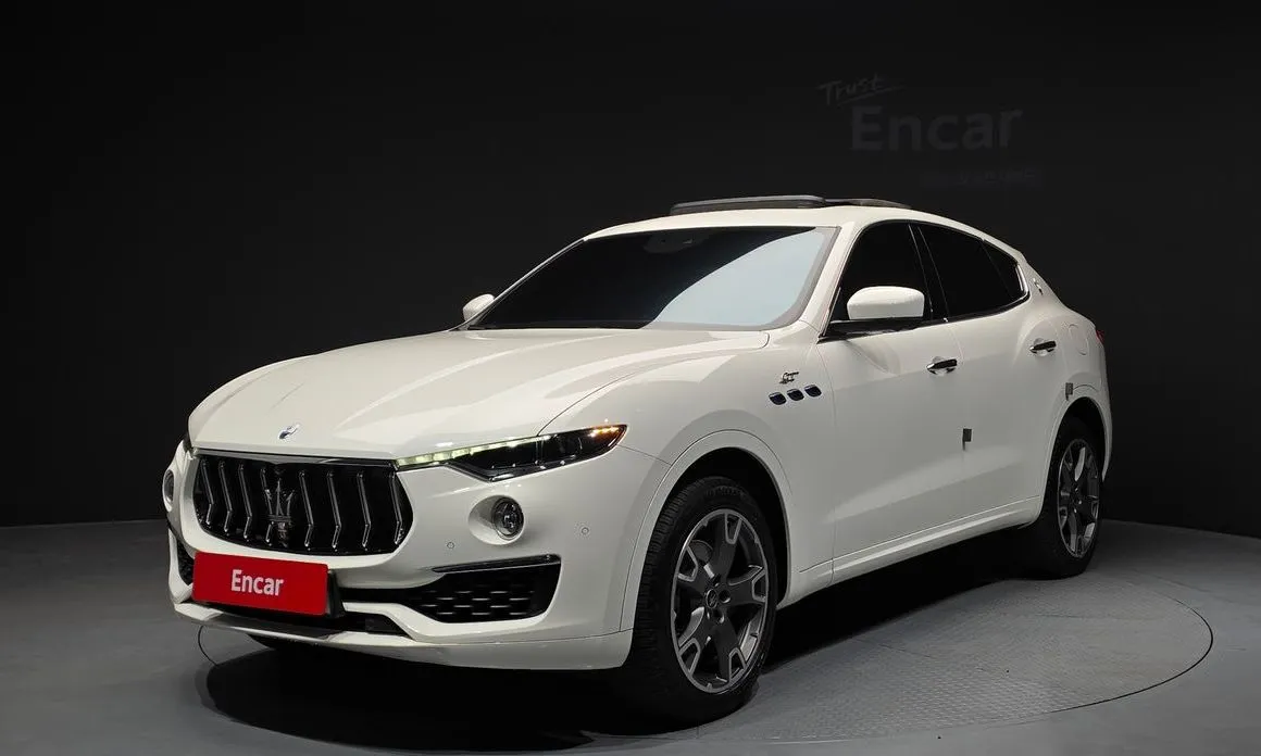 Maserati Levante — фото 1