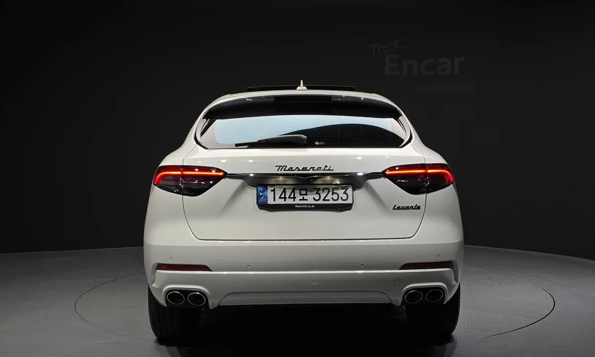 Maserati Levante — фото 2