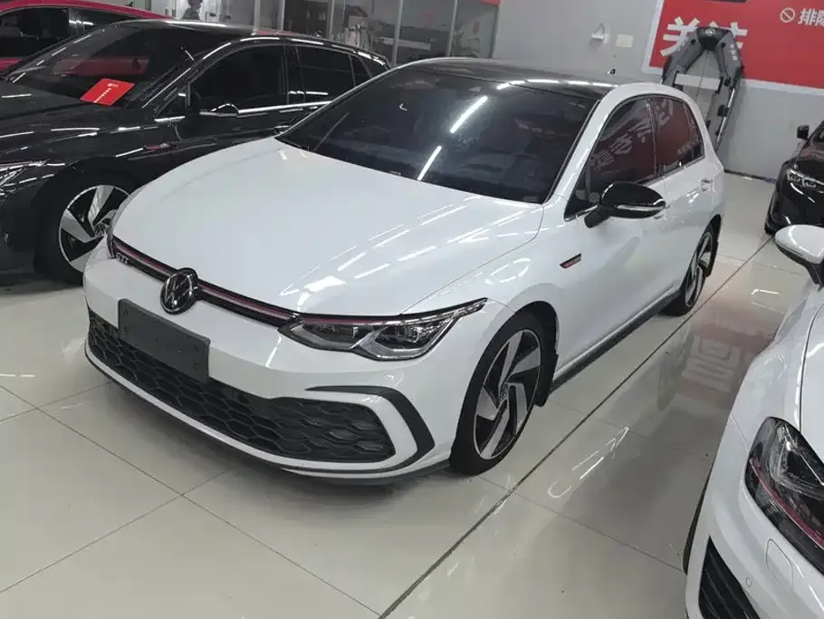 Volkswagen Golf GTI — фото 1