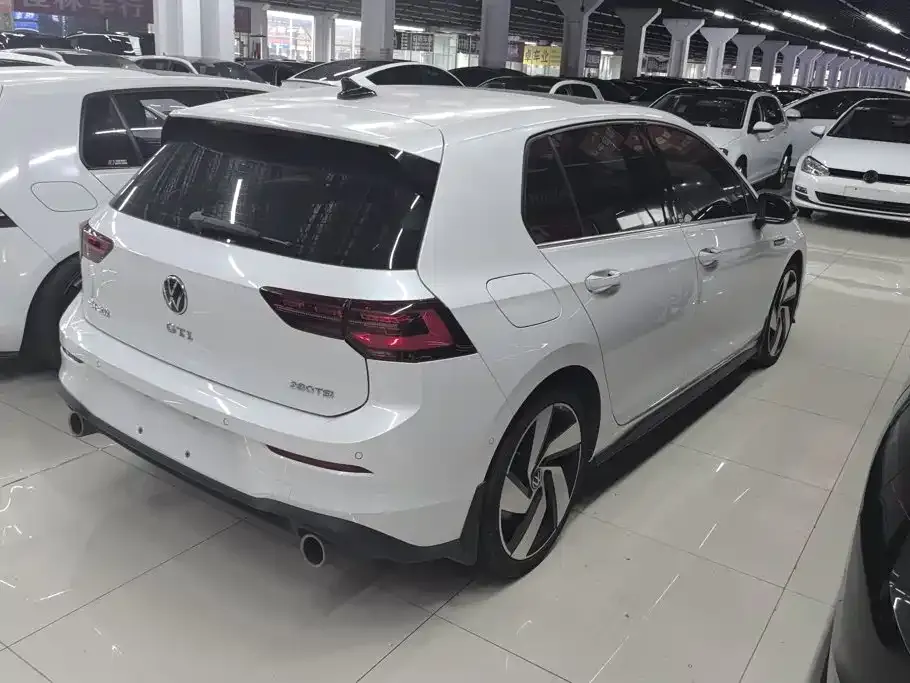 Volkswagen Golf GTI — фото 5