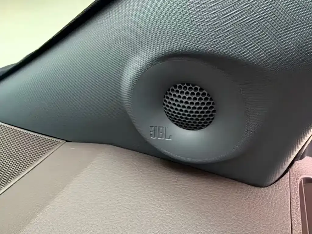 Toyota Sienna — фото 7