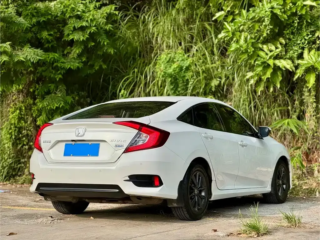 Honda Civic — фото 4