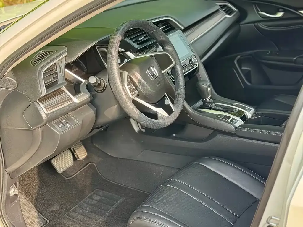 Honda Civic — фото 7