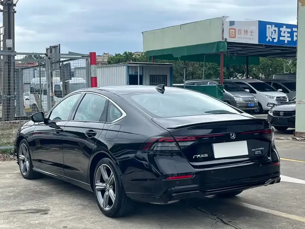 Honda Accord — фото 5