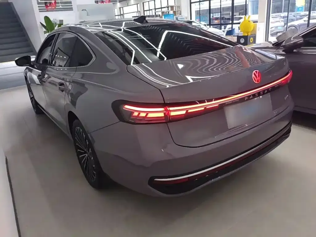 Volkswagen Passat — фото 10