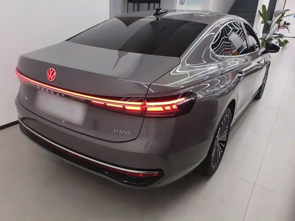 Volkswagen Passat — фото 9