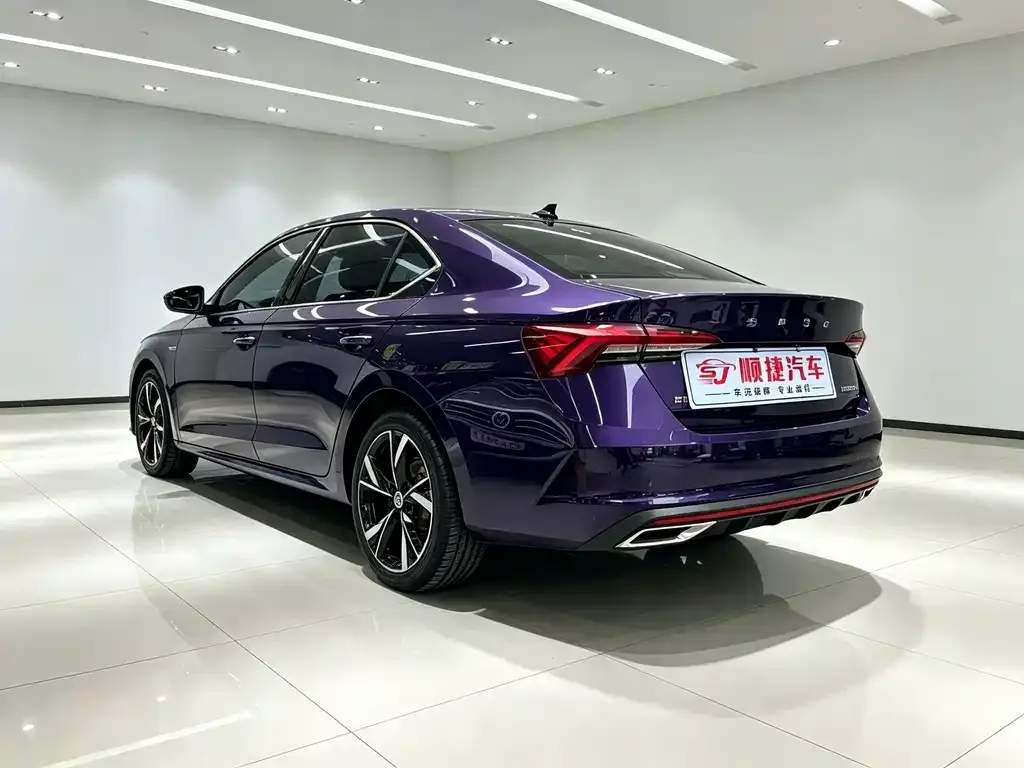 Skoda Octavia — фото 3