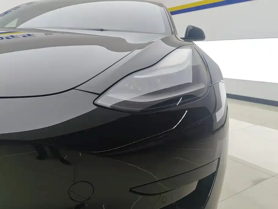 Tesla Model 3 — фото 3