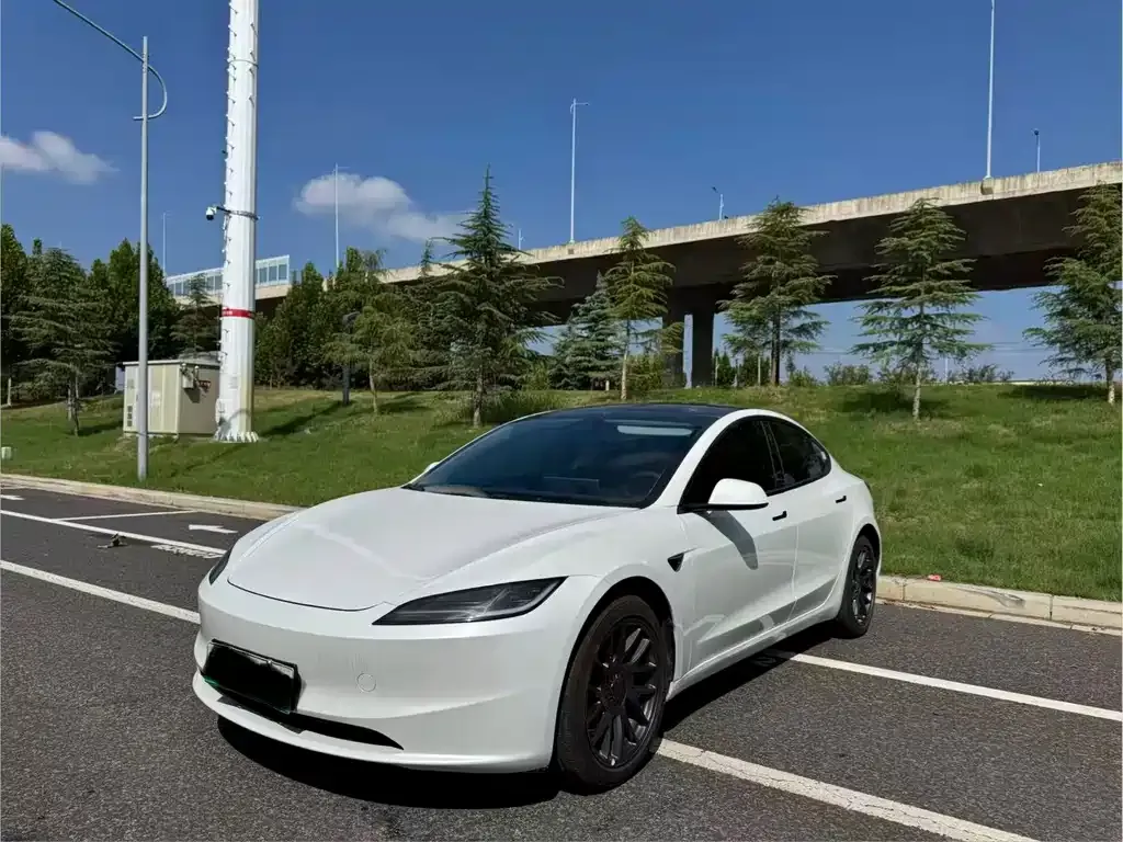 Tesla Model 3 — фото 3