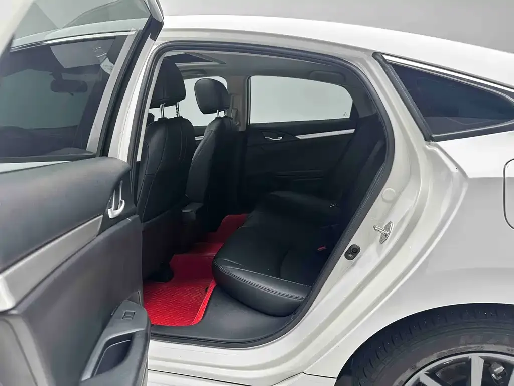 Honda Civic — фото 10