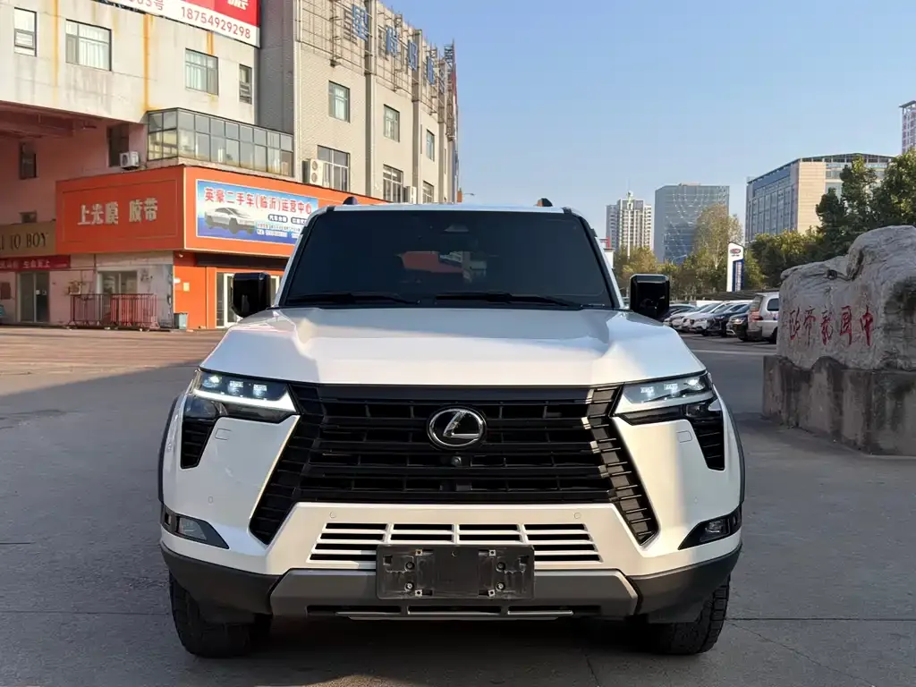 Lexus GX — фото 1