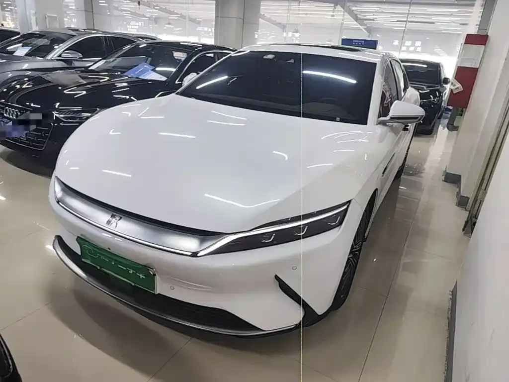 BYD Han — фото 1