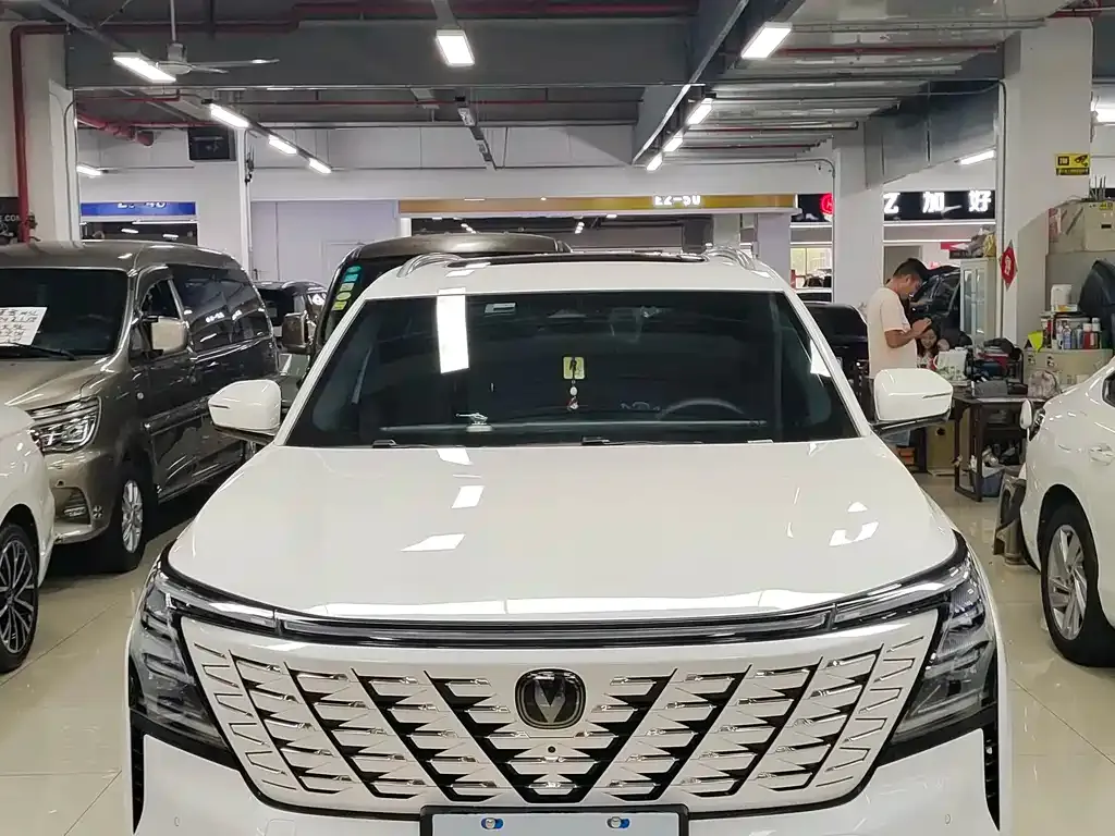 Changan CS75 PLUS — фото 1