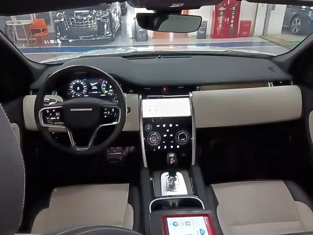 Land Rover Discovery Sport Hybrid — фото 9
