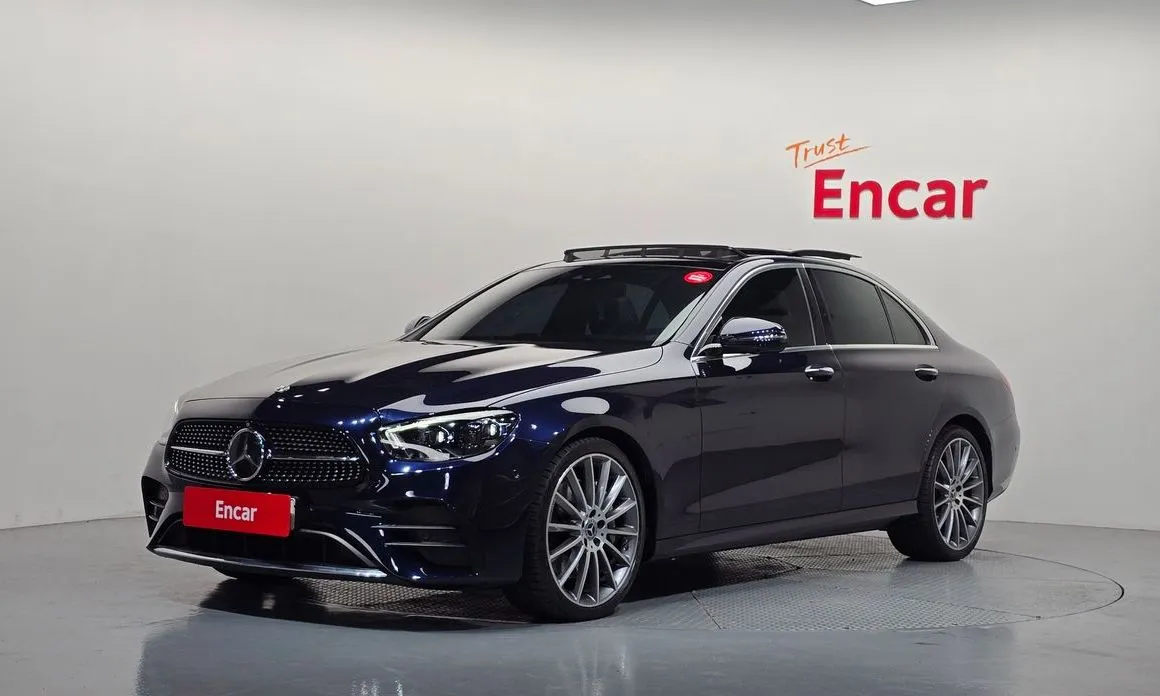 Mercedes-Benz E-Class — фото 1
